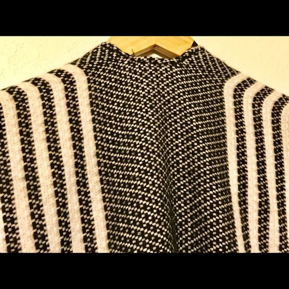 Black & White Knitted Wrap/Poncho, OS - Picture 3 of 5